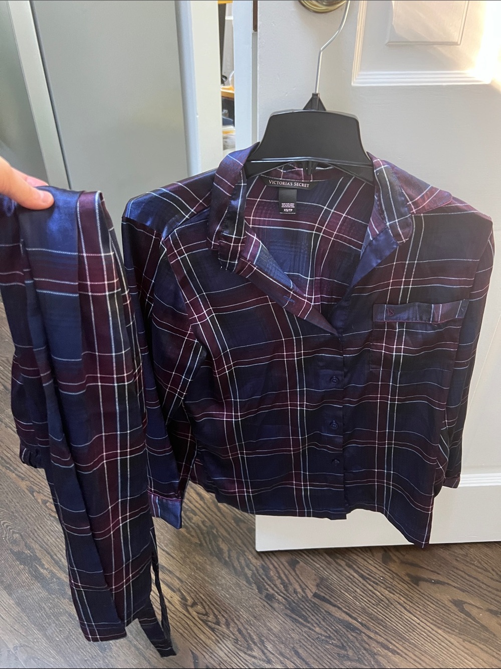 Victoria's Secret Navy and Burgundy Plaid Satin pajama set XS